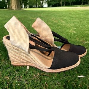 Adrienne Vittadini NEW Wedge sandals 7.5